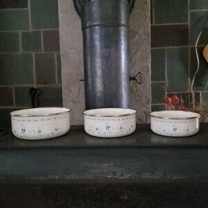 VINTAGE 3 PC SET ENALMELWARE METAL NESTING MIXING BOWLS